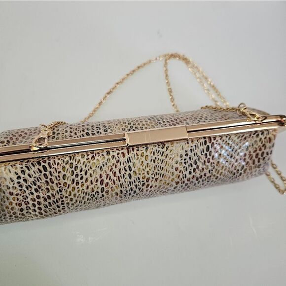 NWOT Urban Expressions Vegan Cruelty Free Tan Gold Soft Snake Skin Large Clutch - Picture 4 of 8